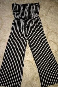 📦📭Sold🚚📦 ♡NWOT♡ Ambience Black & White Romper